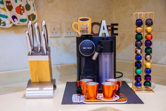 what does nespresso blinking orange mean