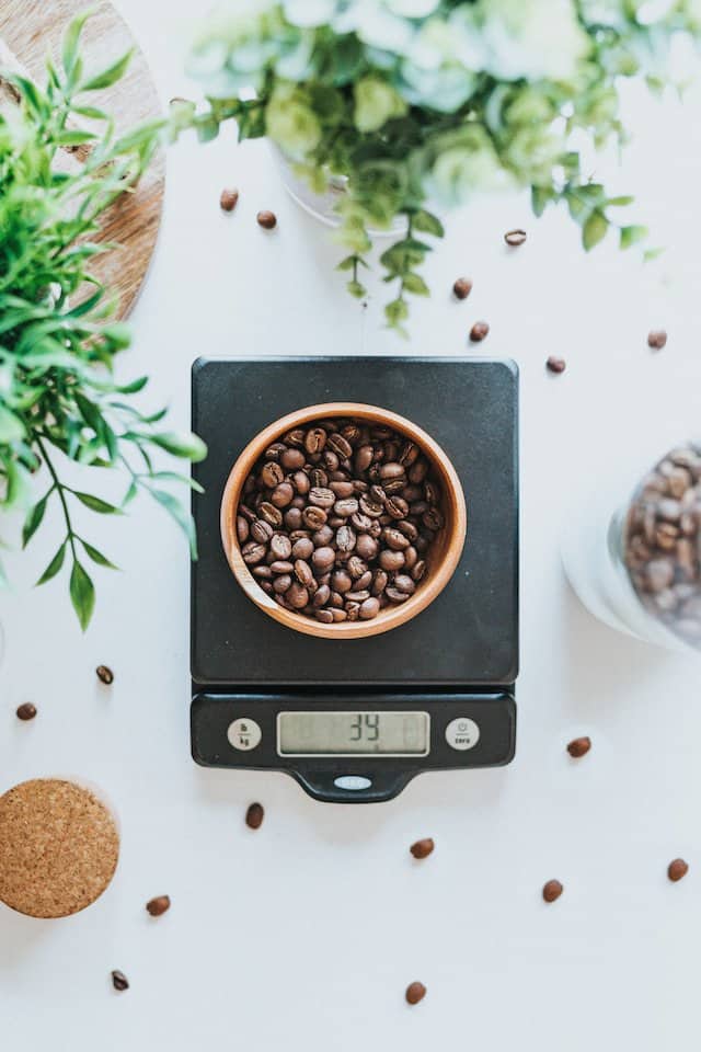 How to Use a Coffee Scale